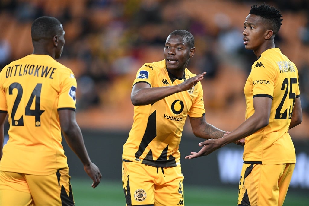 JOHANNESBURG, SOUTH AFRICA - AUGUST 26: Thatayaone Ditlhokwe, Zitha Macheke and Spiwe Given Msimango of Kaizer Chiefs during the DStv Premiership match between Kaizer Chiefs and AmaZulu FC at FNB Stadium on August 26, 2023 in Johannesburg, South Africa. (Photo by Lefty Shivambu/Gallo Images)