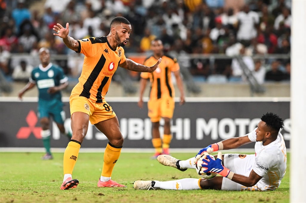 DURBAN, SOUTH AFRICA - SEPTEMBER 25: Inacio Miguel of Kaizer Chiefs shields Fiacre Ntwari of Kaizer Chiefs during the Betway Premiership match between AmaZulu FC and Kaizer Chiefs at Moses Mabhida Stadium on September 25, 2024 in Durban, South Africa. (Photo by Darren Stewart/Gallo Images)