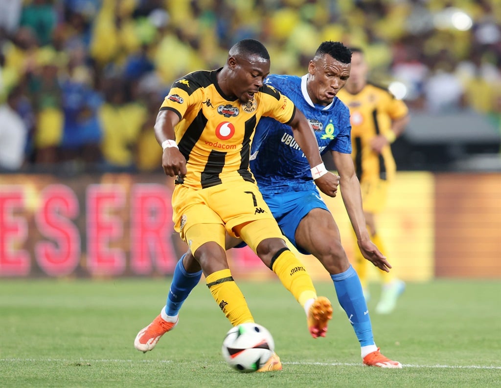 Ranga Chivaviro of Kaizer Chiefs challenged by Mothobi Mvala of Mamelodi Sundowns during the 2024 Carling Knockout Cup match between Kaizer Chiefs and Mamelodi Sundowns at the FNB Stadium, Johannesburg on the 02 November 2024  