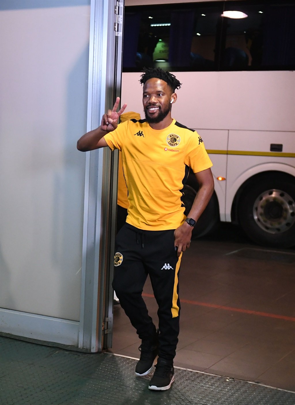 POLOKWANE, SOUTH AFRICA - OCTOBER 26: Mduduzi Mdantsane arrives with the team bus prior to the Betway Premiership match between SuperSport United and Kazier Chiefs at Peter Mokaba Stadium on October 26, 2024 in Polokwane, South Africa. (Photo by Philip Maeta/Gallo Images)