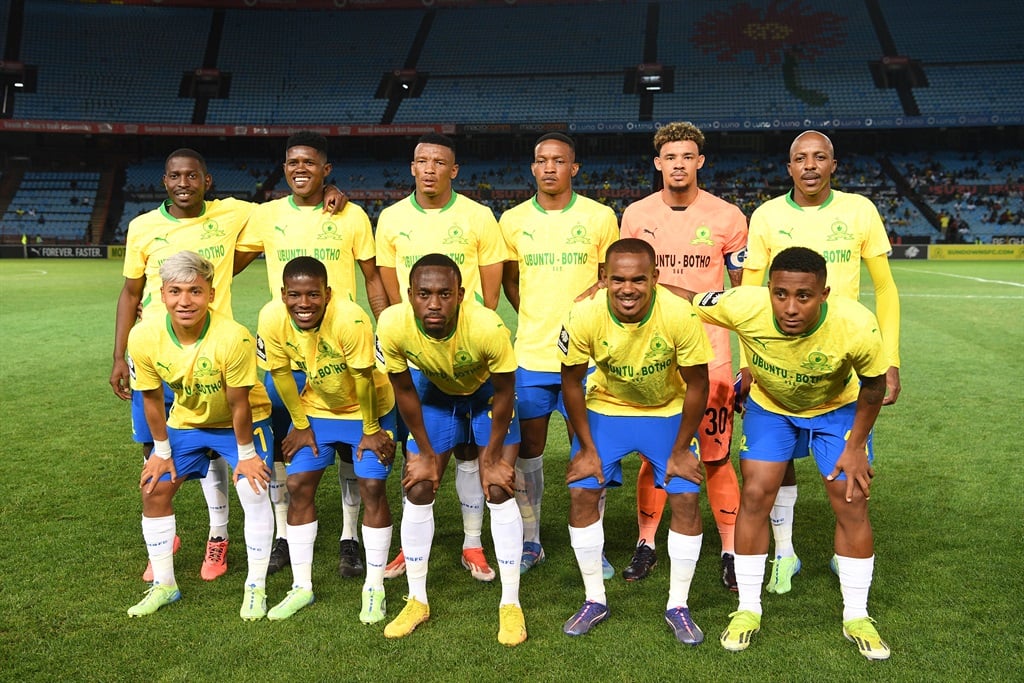 PRETORIA, SOUTH AFRICA - OCTOBER 30:  Mamelodi Sundowns  team during the Betway Premiership match between Mamelodi Sundowns and Cape Town City FC at Loftus Versfeld Stadium on October 30, 2024 in Pretoria, South Africa. (Photo by Lefty Shivambu/Gallo Images)