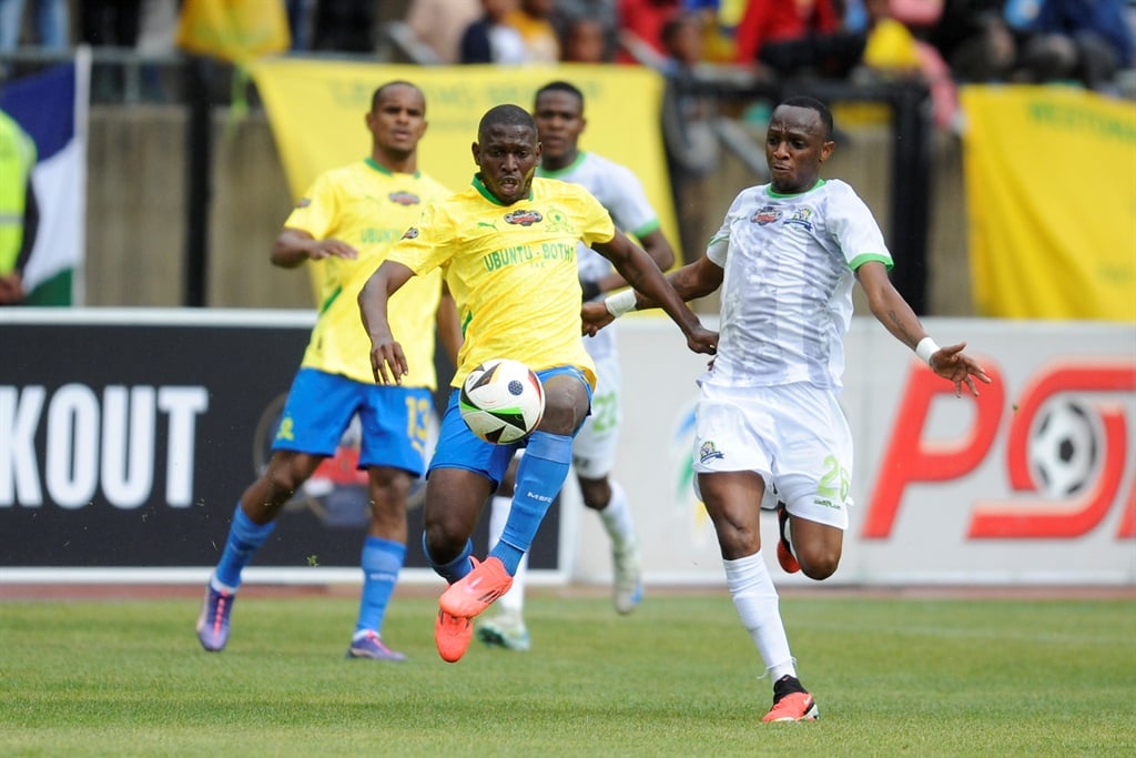 BLOEMFONTEIN, SOUTH AFRICA - NOVEMBER 10: Aubrey Modiba of Mamelodi Sudowns during the Carling Knockout, Semi Final match between Marumo Gallants FC and Mamelodi Sundowns at Dr Molemela Stadium on November 10, 2024 in Bloemfontein, South Africa. (Photo by Charle Lombard/Gallo Images)