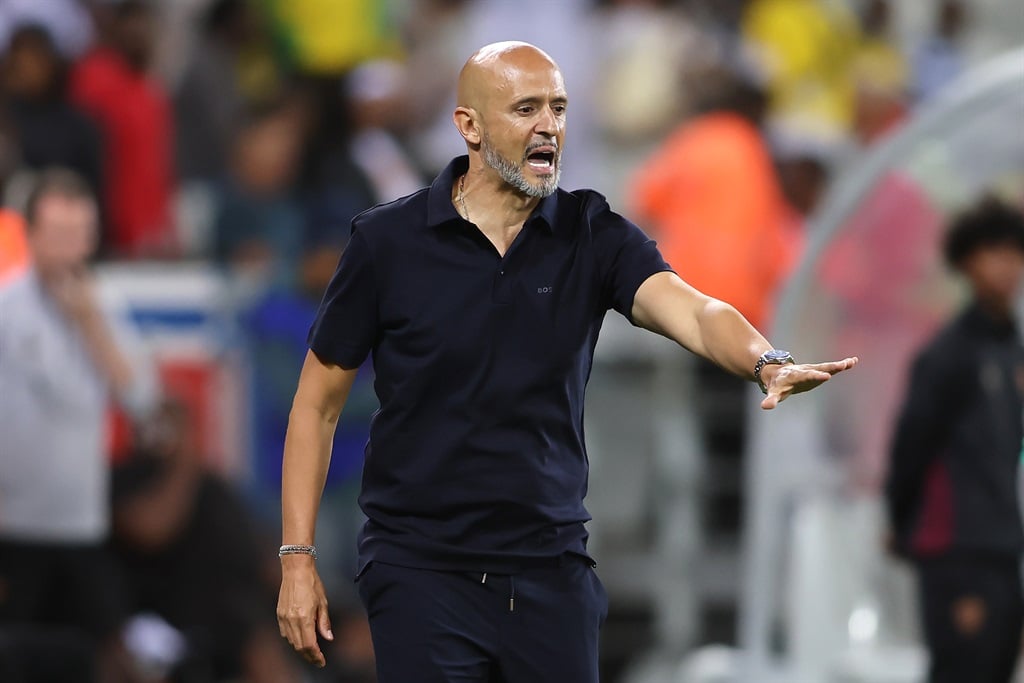 CAPE TOWN, SOUTH AFRICA - DECEMBER 18: Mamelodi Sundowns coach Miguel Cardoso during the Betway Premiership match between Stellenbosch FC and Mamelodi Sundowns at DHL Stadium on December 18, 2024 in Cape Town, South Africa. (Photo by Shaun Roy/Gallo Images