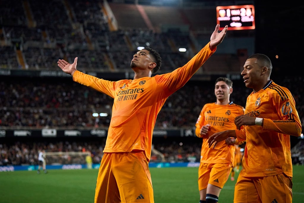 VALENCIA, SPAIN - JANUARY 03: Jude Bellingham of Real Madrid celebrates after scoring their sides second goal during the LaLiga match between Valencia CF and Real Madrid CF at Estadio Mestalla on January 03, 2025 in Valencia, Spain. (Photo by Quality Sport Images/Getty Images)