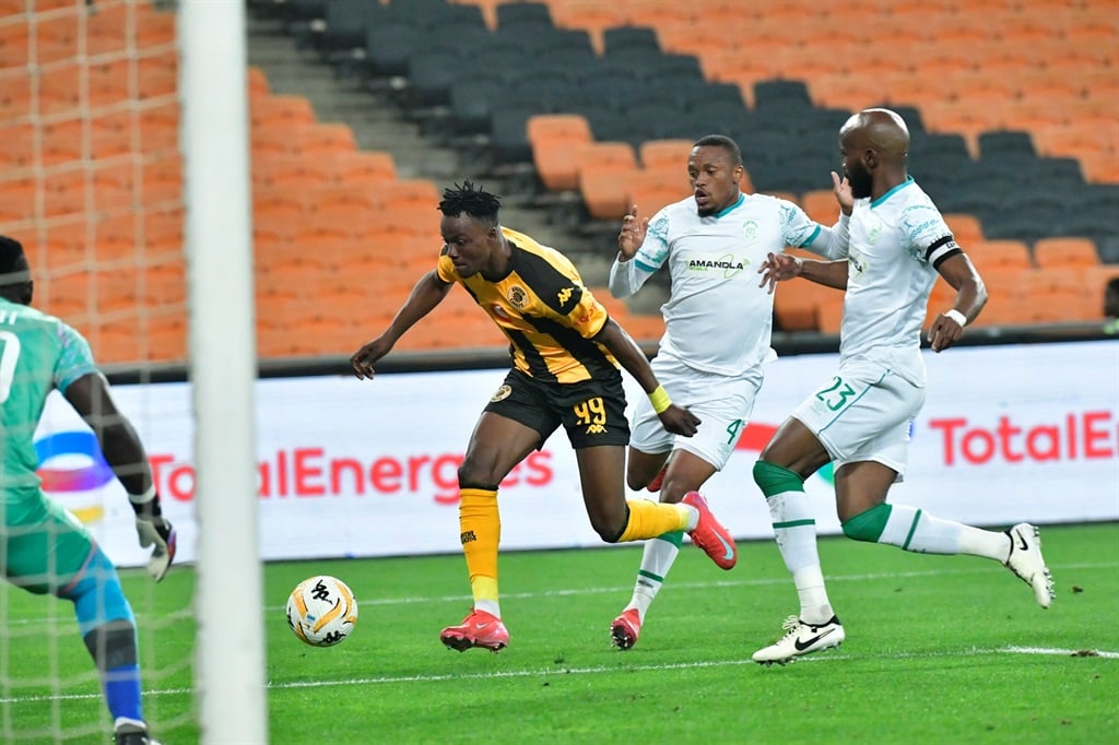 JOHANNESBURG, SOUTH AFRICA - FEBRUARY 04: Glody Lilepo of Kaizer Chiefs on the offensive during the Betway Premiership match between Kaizer Chiefs and AmaZulu FC at FNB Stadium on February 04, 2025 in Johannesburg, South Africa. (Photo by Sydney Seshibedi/Gallo Images)