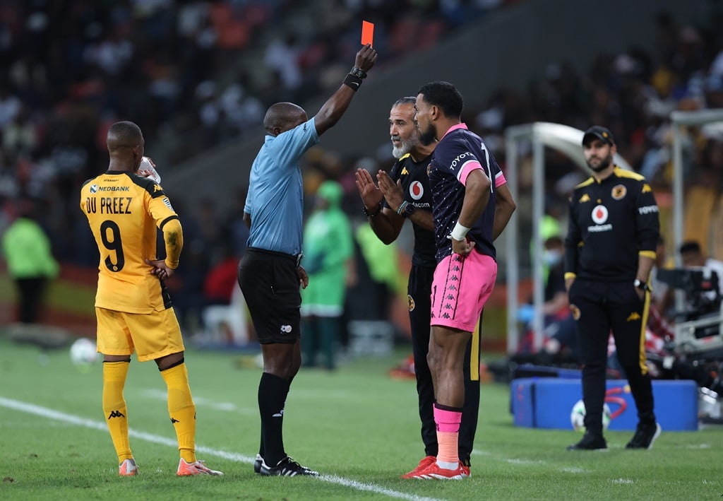 GQEBERHA, SOUTH AFRICA - MARCH 08: Referee Sikhumbuzo Gasa awards reserve Kaizer Chiefs goalkeeper Brandon Petersen a red card during the Nedbank Cup, Quarter Final match between Stellenbosch FC and Kaizer Chiefs at Nelson Mandela Bay Stadium on March 08, 2025 in Gqeberha, South Africa. (Photo by Richard Huggard/Gallo Images)