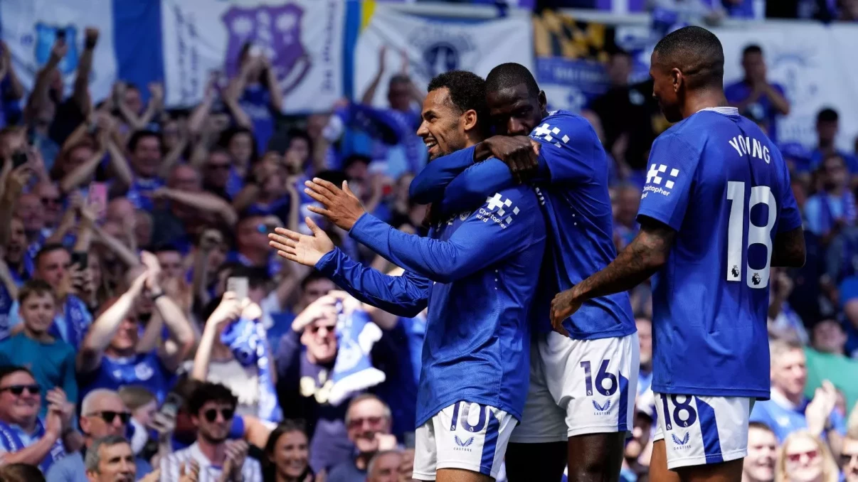 Everton bid emotional farewell to Goodison Park with win over Southampton Everton bid emotional farewell to Goodison Park with win over Southampton