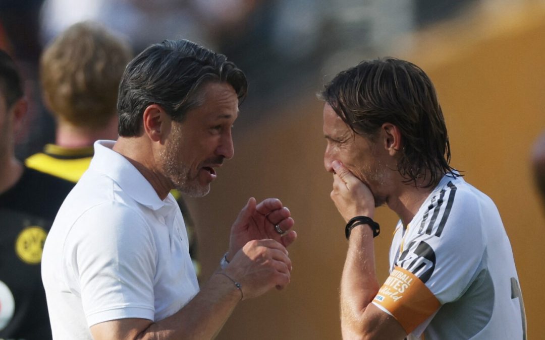 Borussia Dortmund coach: MetLife soccer pitch is “more like a golf green”